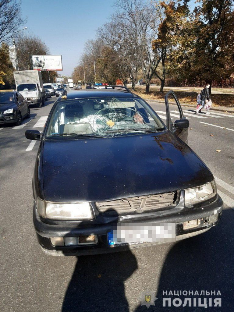 Авария в Харькове: водитель наехал на женщину с детьми