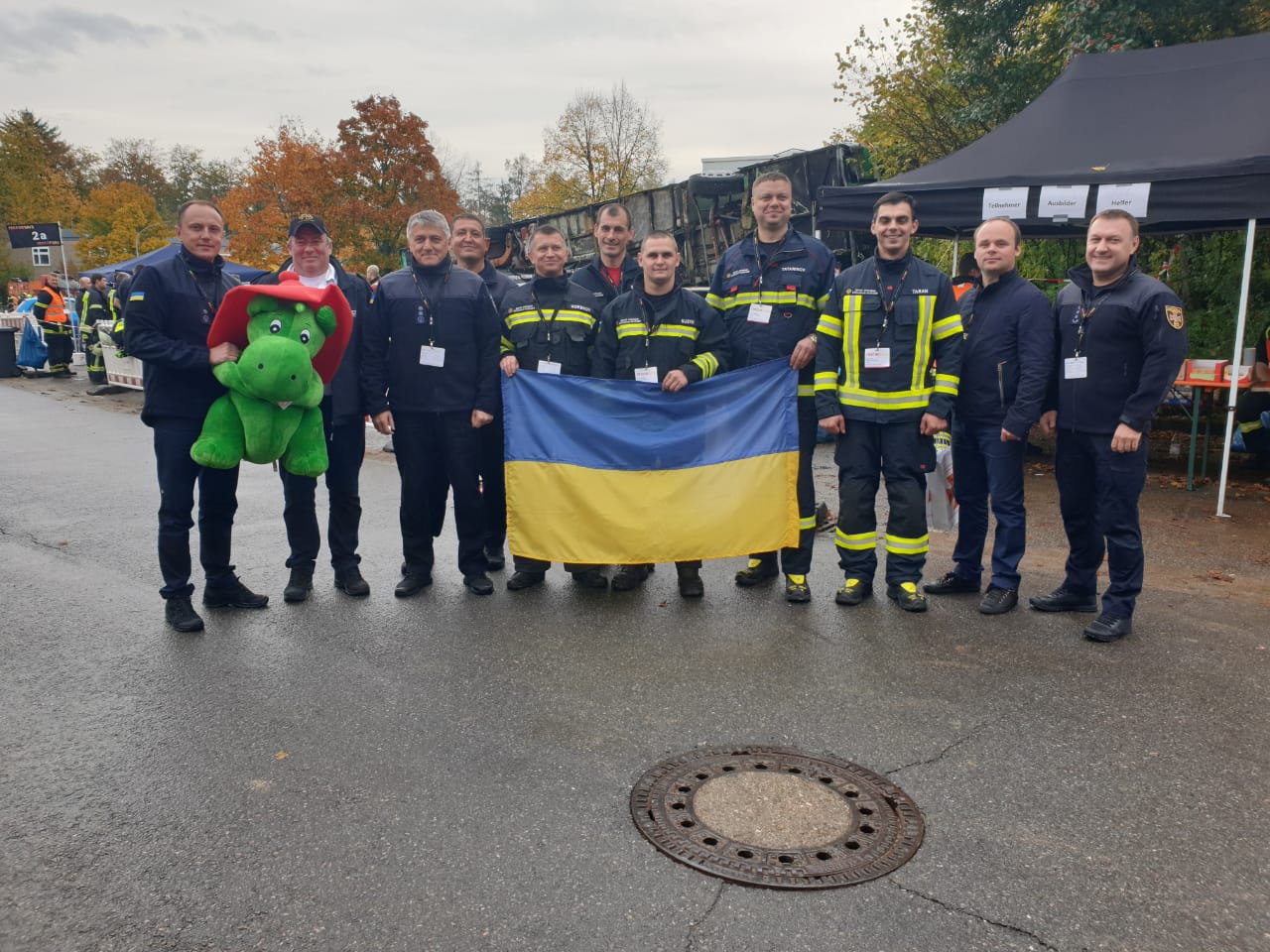 Украинские спасатели участвуют в симпозиуме в рамках учений Weber Rescue Day (фото)