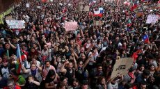 В Чили проходят крупнейшие акции протеста в истории страны (фото)
