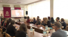 Харківські педагоги виразили свої емоції на полотні
