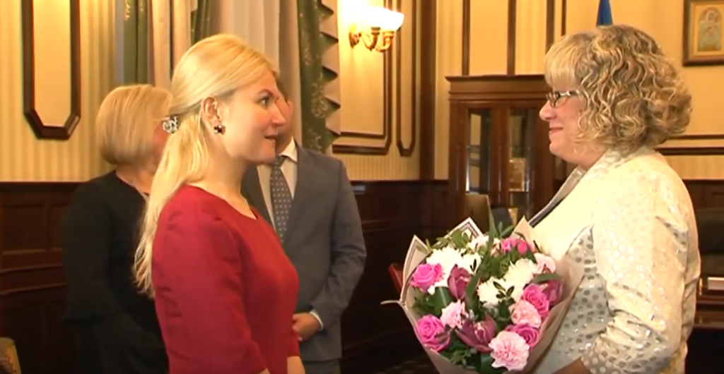 Анжела Денисенко отримала звання «Заслужений працівник освіти України» (відео)