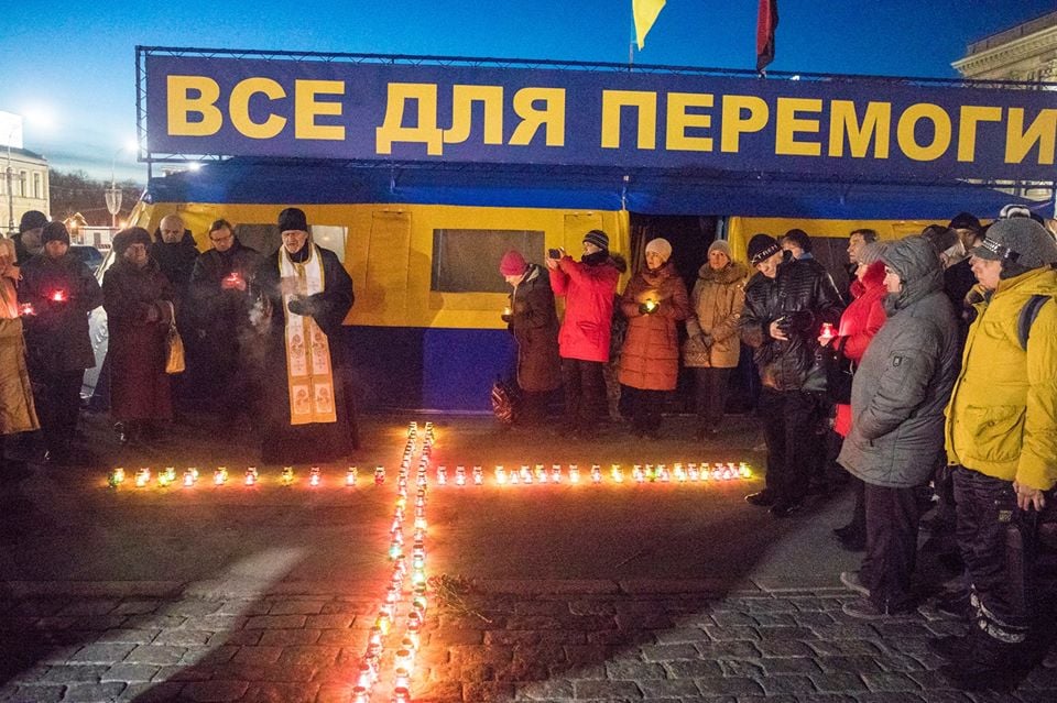 Голодомор. Харьковчане присоединились к акции «Зажги свечу»