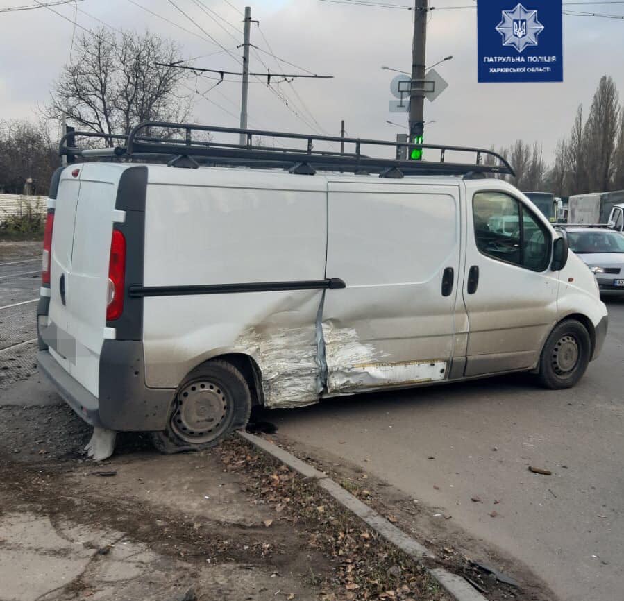 На Немышлянской Opel при повороте не пропустил вперед Hyundai (фото)