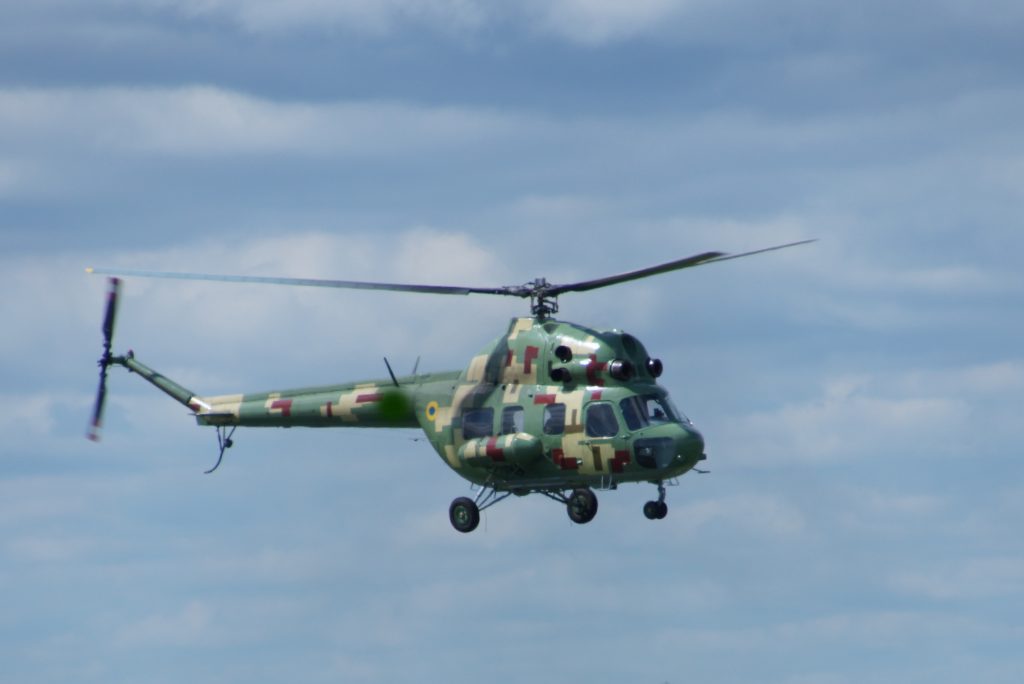 Курсанты-вертолетчики проходят первую летную практику