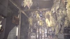 В Харькове горел продовольственный киоск (фото)