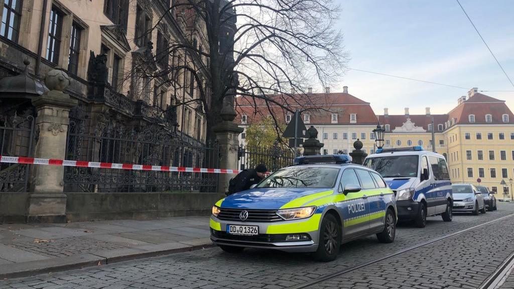 В Германии воры, ограбившие музей, скрылись с места преступления на лимузине (фото)