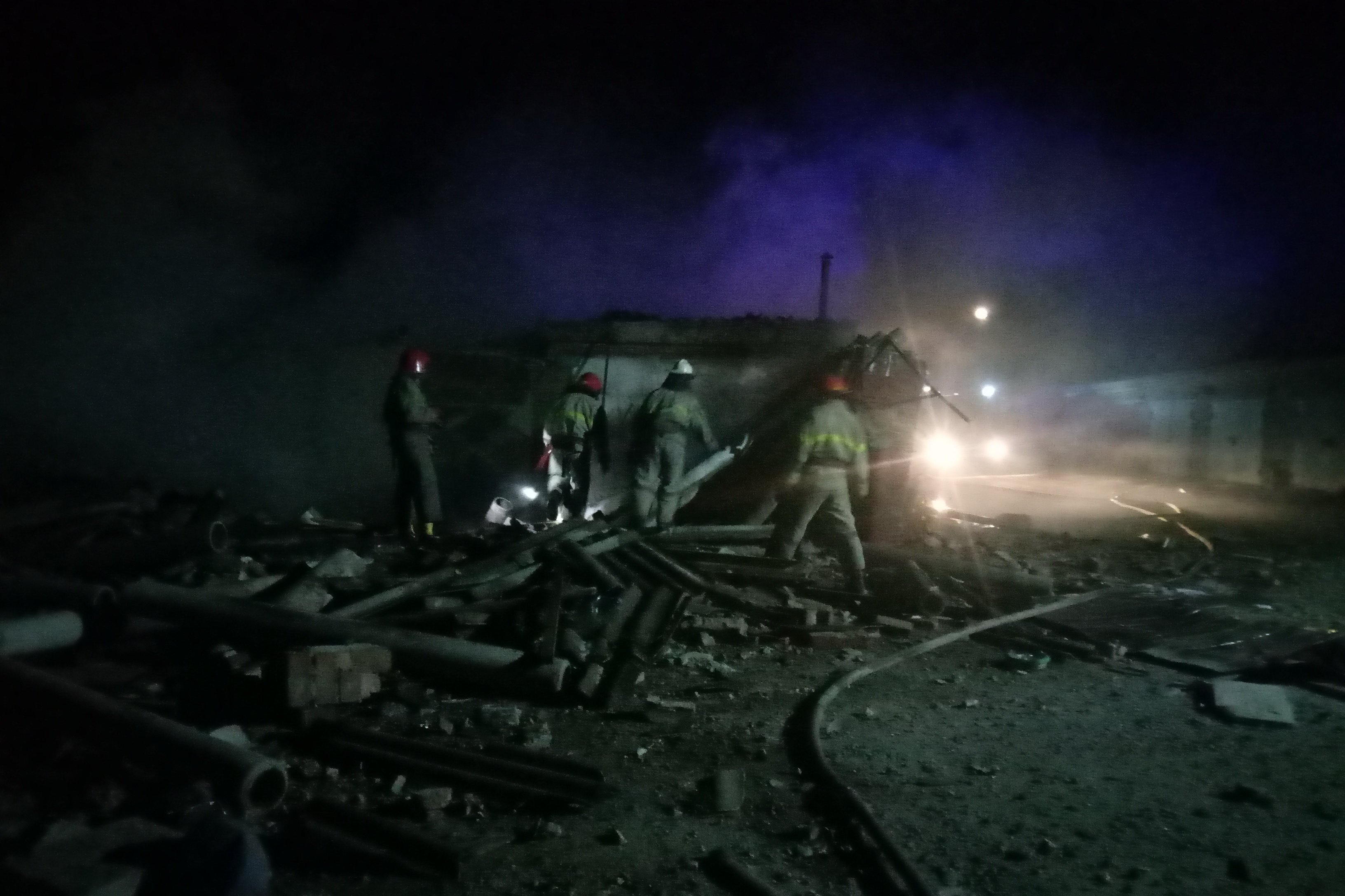 Харьковские спасатели ликвидировали крупный пожар (фото)