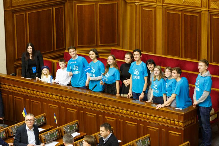 25 украинских городов и громад на день передадут управление детям