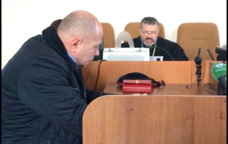 «Не наказывать, а премировать»: в Харькове избрали меру пресечения одному из подозреваемых в присвоении 5 миллионов при ремонте дорог