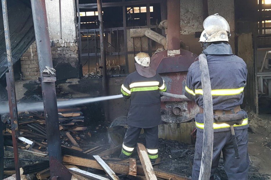В Слободском районе горела котельная деревообрабатывающей фабрики (фото)