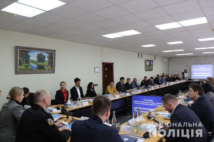 Народные депутаты Украины в Харькове обговорили перспективы борьбы с коррупции