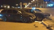 На Салтовском шоссе столкнулись Chevrolet и Opel (фото)