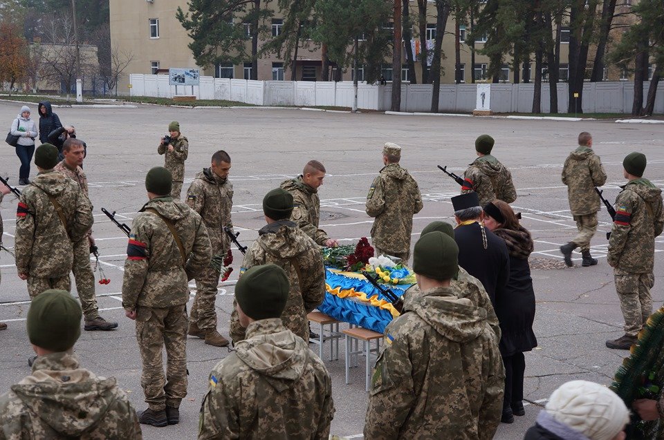 Сегодня прощались с погибшим под Авдеевкой бойцом (фото)