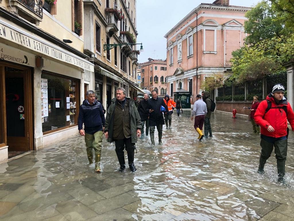 Крупнейшее наводнение за последние 50 лет: Венеция на 45% ушла под воду