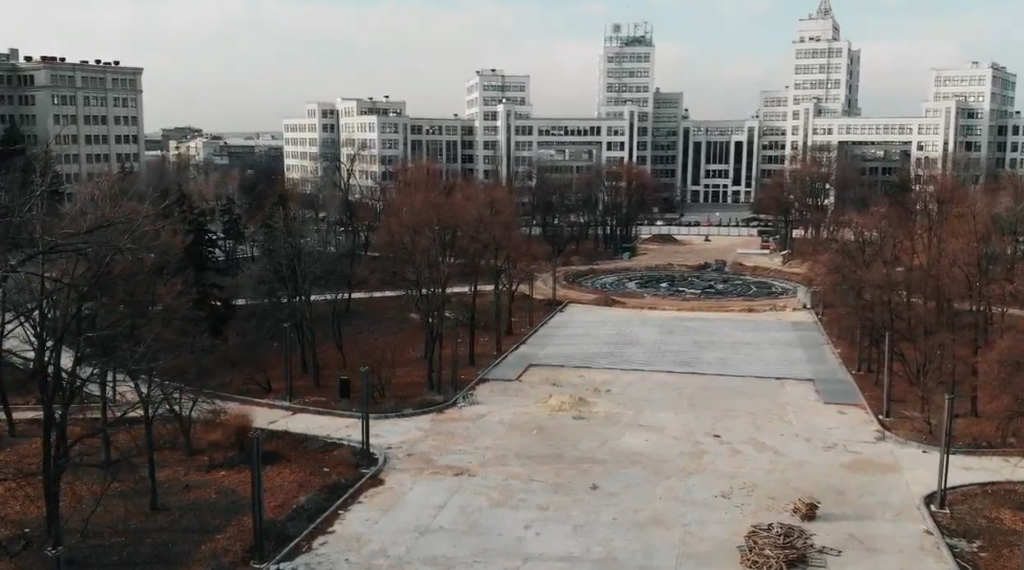 В центре Харькова скоро закончат реконструкцию парка и откроют сухой фонтан (видео)