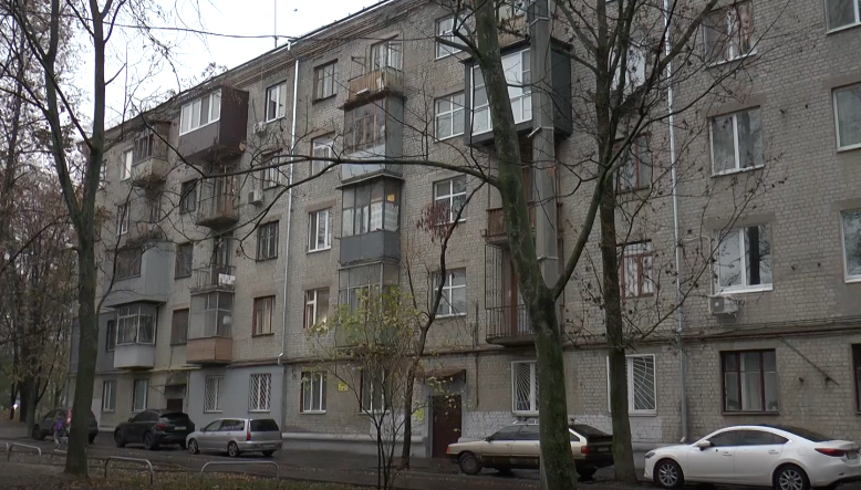 Мешканці будинку на вулиці Кримській скаржаться на відсутність опалення (відео)