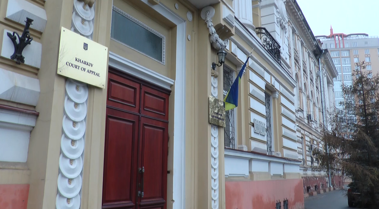 Подробиці суду над правоохоронцем, який стріляв по своїм колегам у метро (відео)
