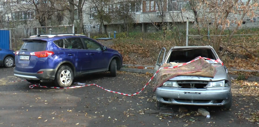 На Салтівці стріляли просто посеред парковки: громадянин Азербайджану потрапив до лікарні (відео)