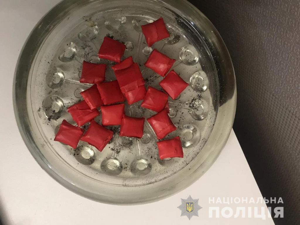 В Харькове полиция разоблачила наркоторговца, прямо после продажи товара