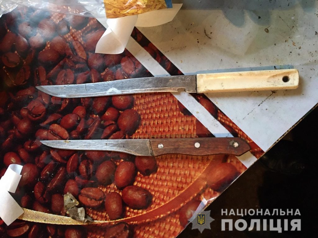 На Харьковщине мужчина вспорол соседу живот кухонным ножом