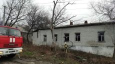 В сгоревшем доме обнаружено тело неизвестного мужчины (фото)