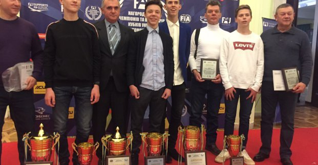 В Киеве чествовали харьковский спортклуб «Лидер» — чемпиона Украины по автоспорту