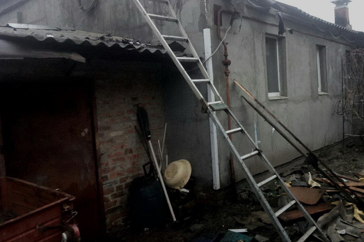 В Харькове спасатели ликвидировали пожар в частном жилом доме (фото)