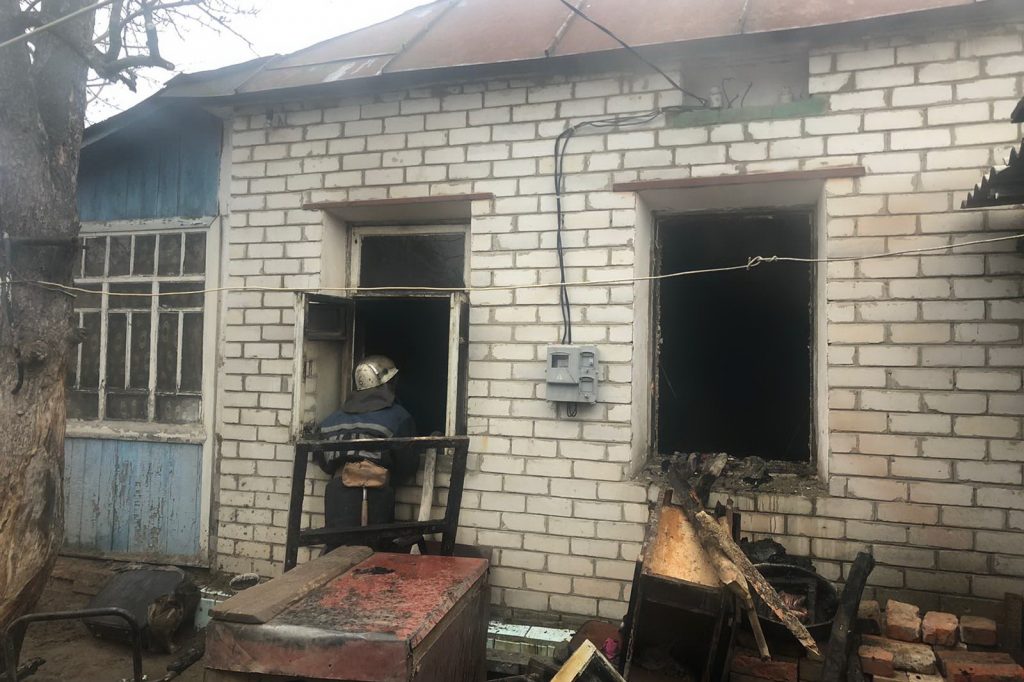 В Харькове после пожара в доме обнаружено тело пожилой женщины (фото)