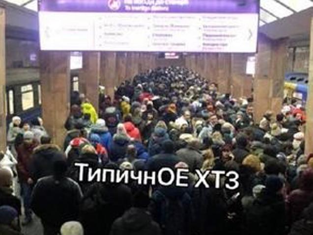 В метрополитене назвали причину утренней давки на Холодногорско-Заводской линии