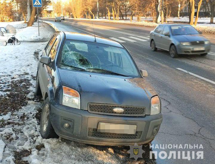 В Харькове автомобилем сбиты мужчина с младенцем в коляске