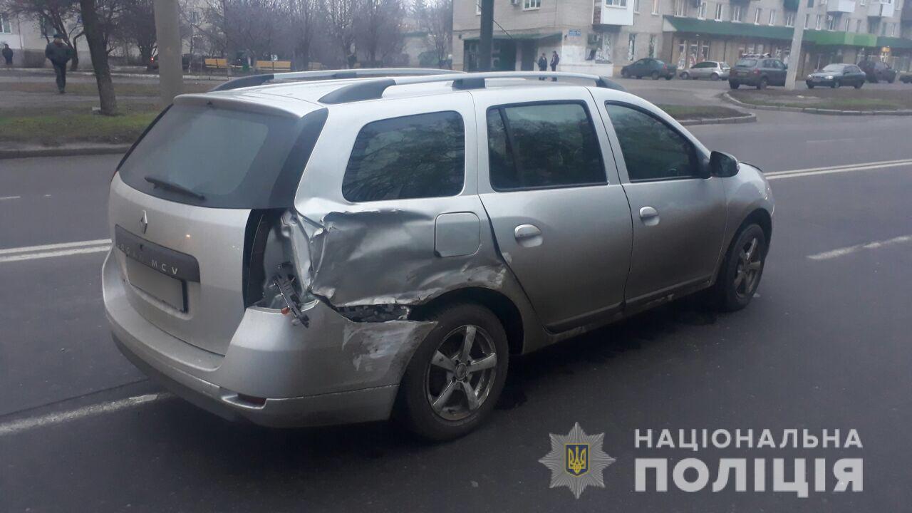 В результате аварии в Харькове пострадали женщина с ребенком (фото)