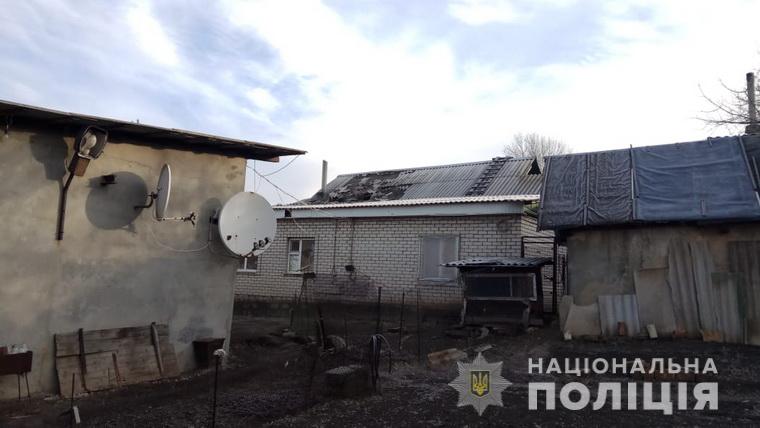 На Луганщине в результате обстрела боевиков повреждены жилые дома (фото)