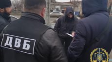 Разоблачен патрульный, который выдавал поддельные свидетельства и номера на авто (фото)