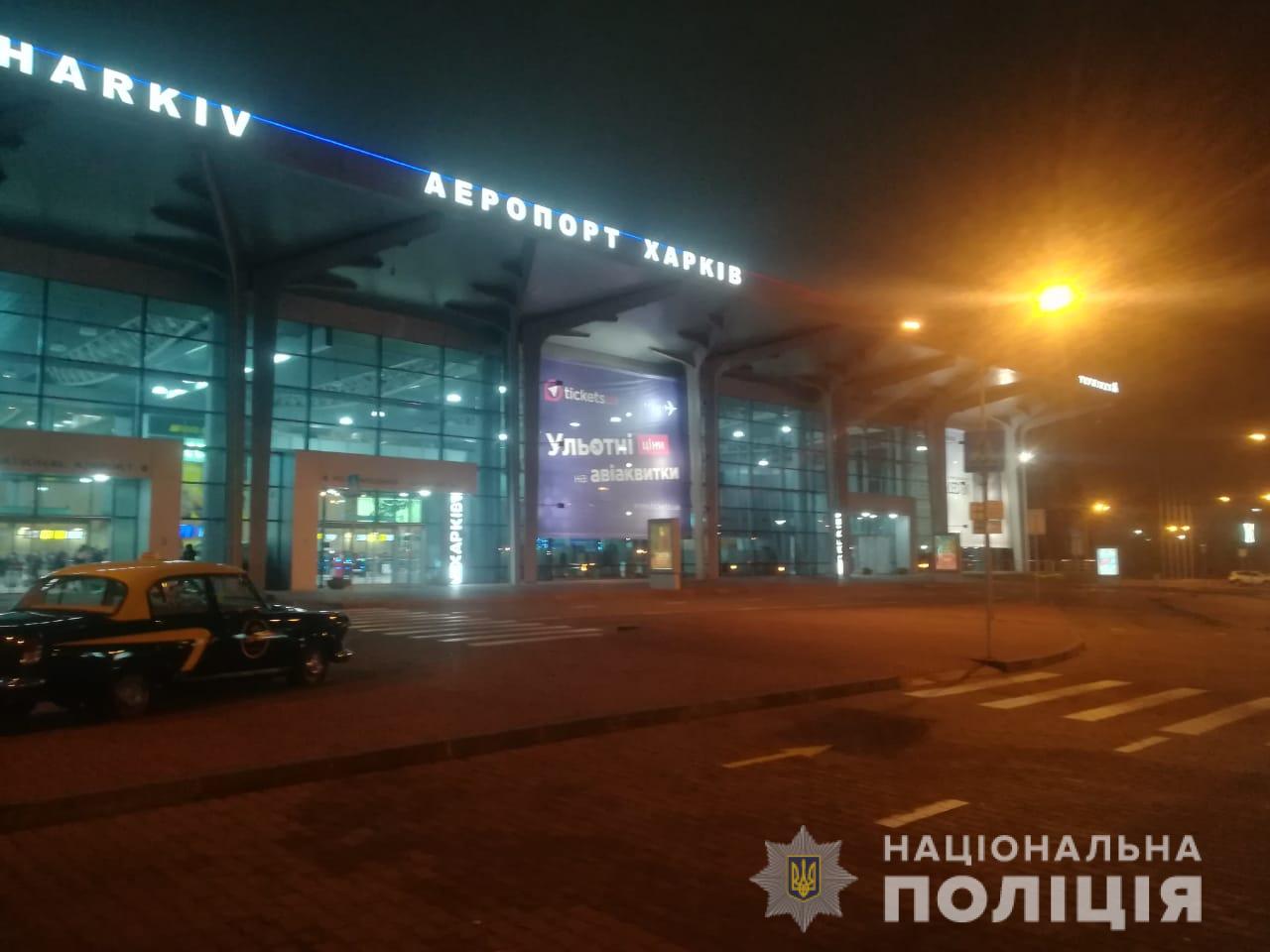 Полиция не нашла взрывчатку в банках, на вокзале и в аэропорту
