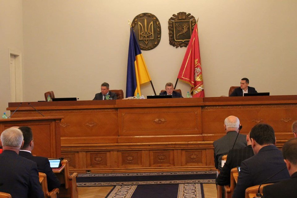 Харьковский облсовет предложил Зеленскому поэтапно вводить рынок земли