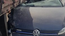 На Клочковской Volkswagen въехал под фуру (фото)