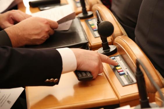 Депутаты Харьковского облсовета поддержали Президента Украины в вопросе введения рынка земли
