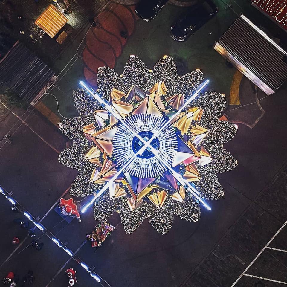 Фото дня: харьковская Новогодняя елка — вид сверху