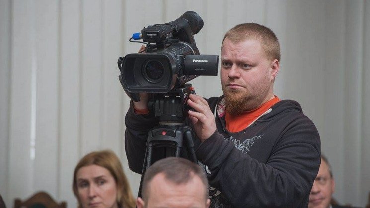 Обвиняемых в избиение харьковского видеооператора будут судить по нескольким статьям