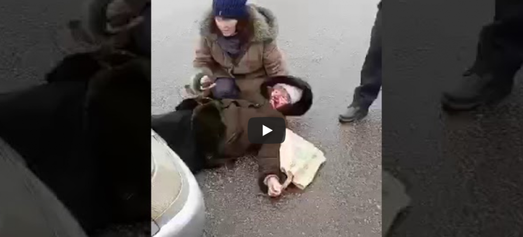 Женщину сбили на пешеходном переходе в Харькове (видео 18+)