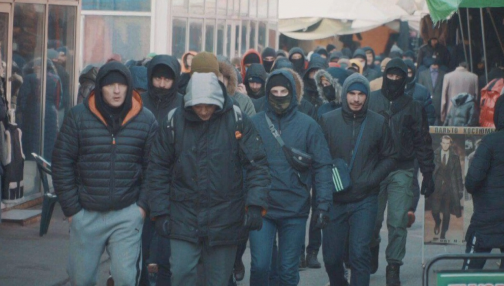Прийшли в масках та з «болгарками»: на «Барабашово» стався інцидент (відео)