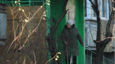 Мешканці будинку на Олексіївці — пів року без гарячої води (відео)