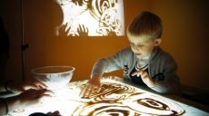 Харьковчан приглашают на выставку детских рисунков и песочной анимации