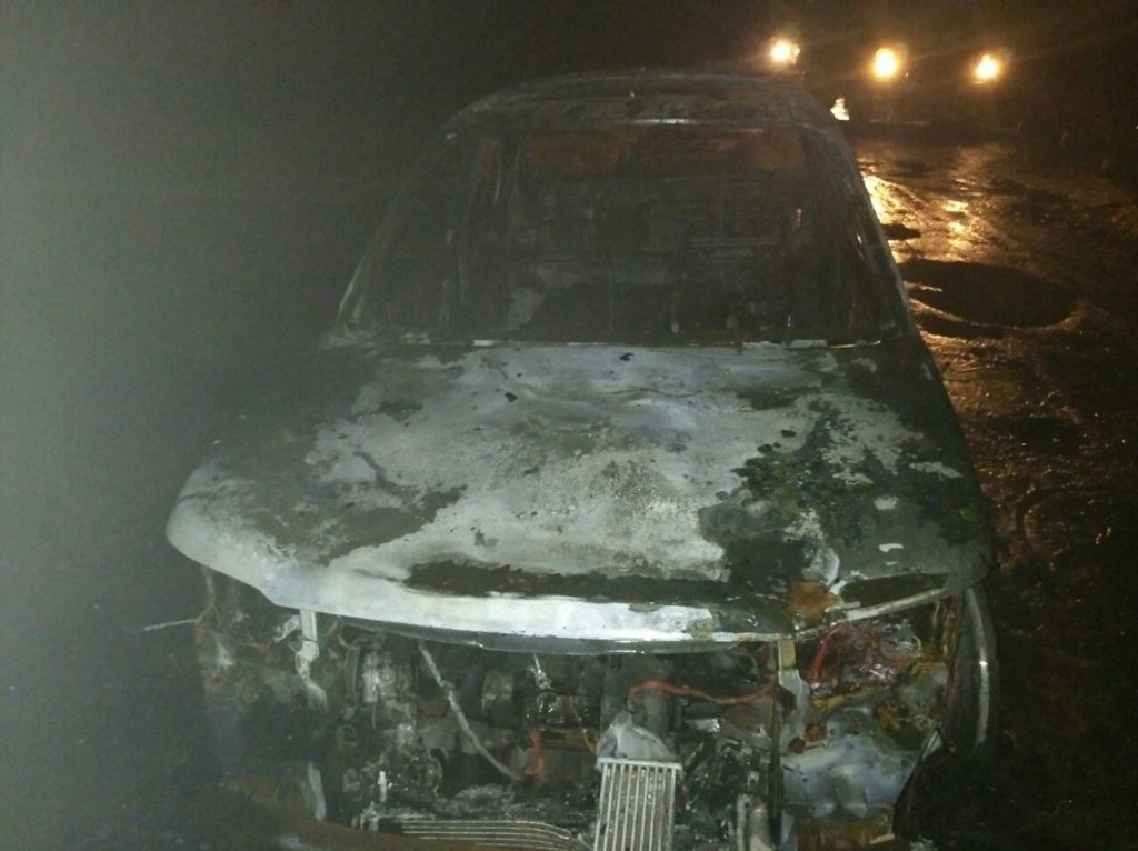 В Харькове сгорел Land Rover, не исключен поджог (фото)