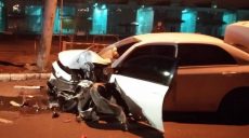 В Харькове Toyota влетела в столб (фото)
