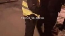 На парня напали посреди улицы в Харькове