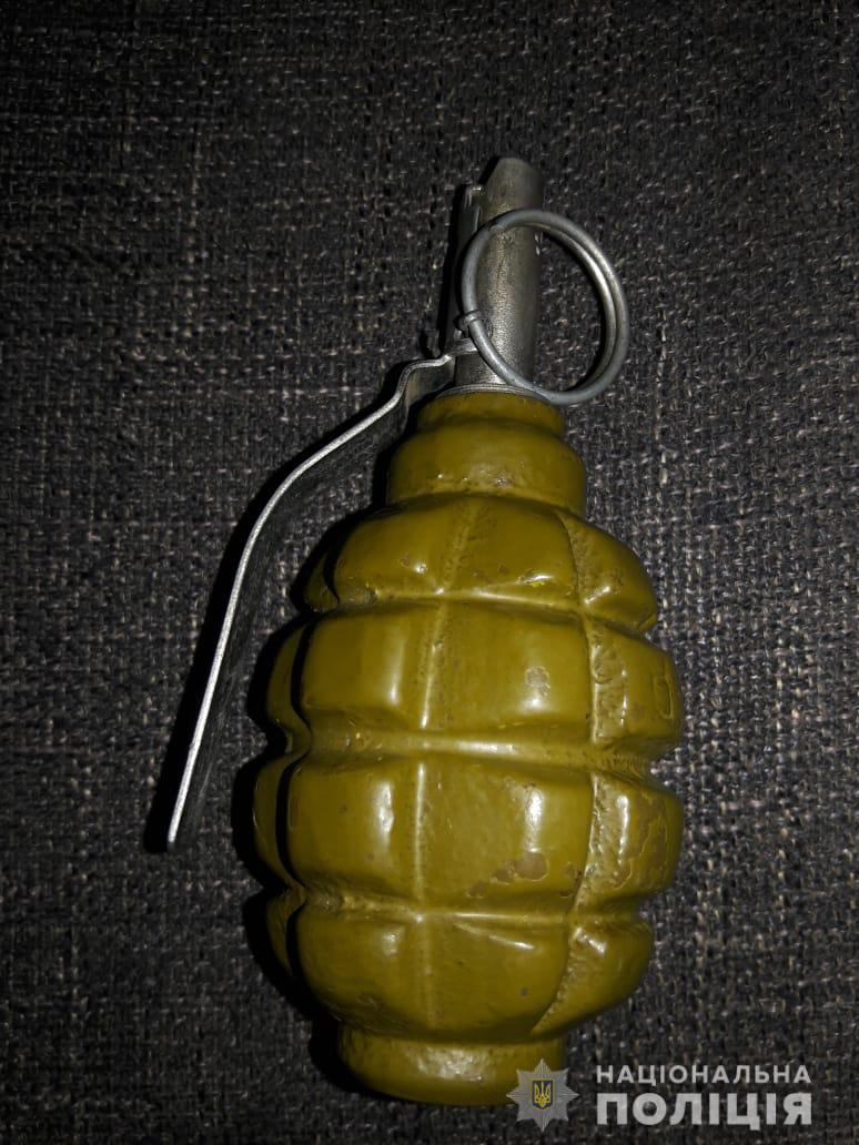 В метро Харькова задержали мужчину с гранатой