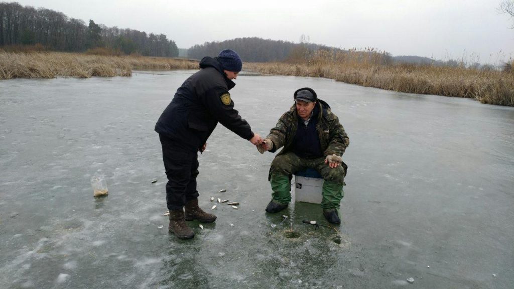 Инспекторы рыбоохранного патруля проинструктировали рыбаков Харьковщины