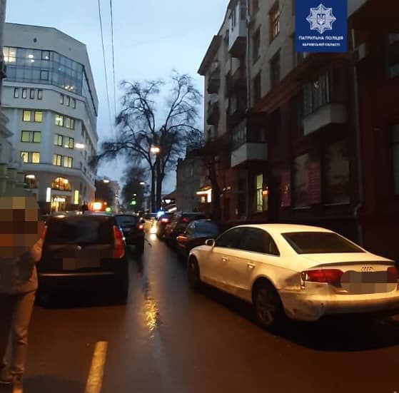 Водитель с признаками наркотического опьянения заблокировал движение в центре Харькова (фото)
