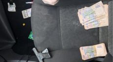 Два следователя полиции вымогали 10 тыс. долларов у харьковского предпринимателя